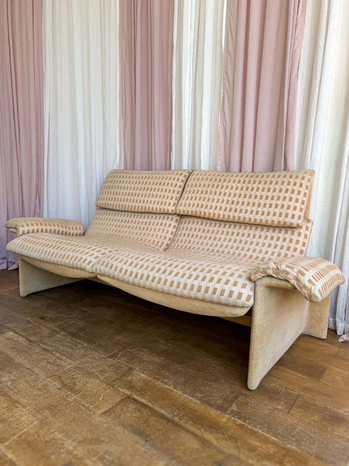 1970's Two Seater Sofa By Giovanni Offredi For Saporiti Italia