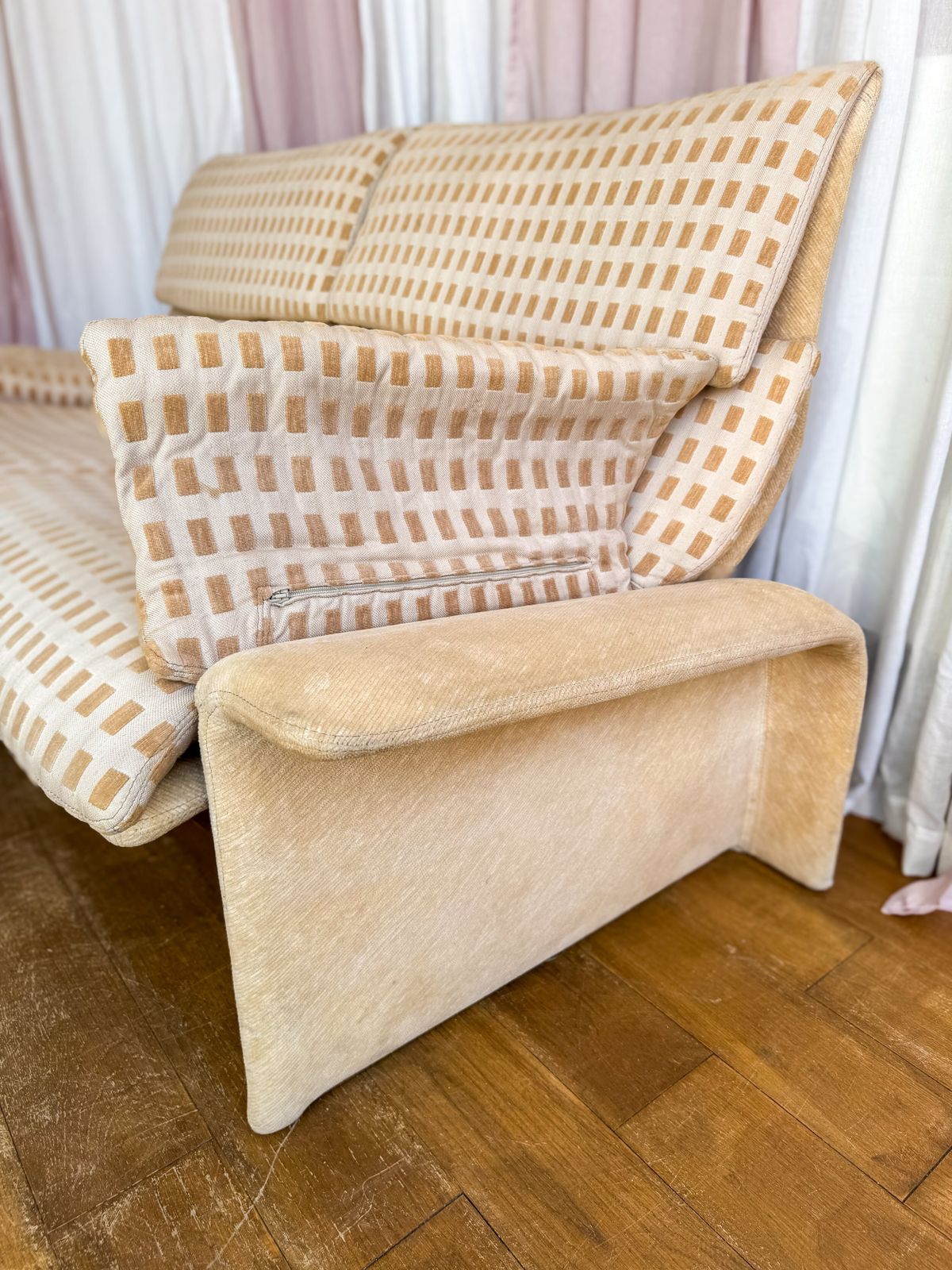 photo furniture 1970's Two Seater Sofa By Giovanni Offredi For Saporiti Italia
