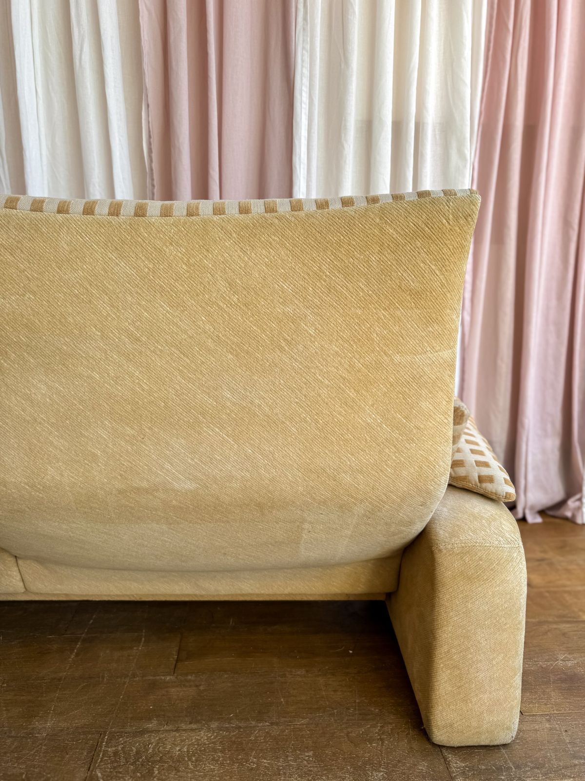 photo buy 1970's Two Seater Sofa By Giovanni Offredi For Saporiti Italia