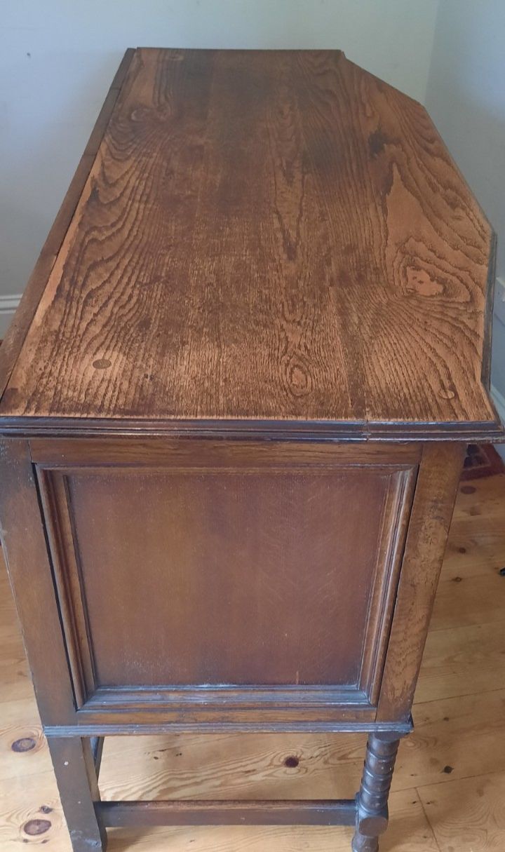 photo vintage Vintage Oak Art Deco Three Drawer Two Cupboard Sideboard Bobbin Turned Legs