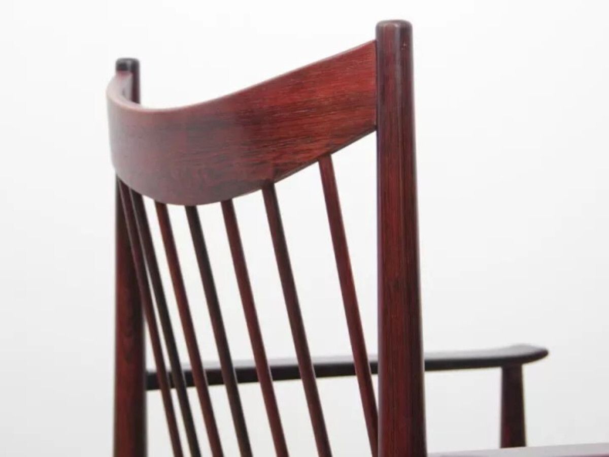 photo vinterior Paire de fauteuils et table d'appoint danois en palissandre et cuir, par Arne Vodder pour Sibast, 1960.