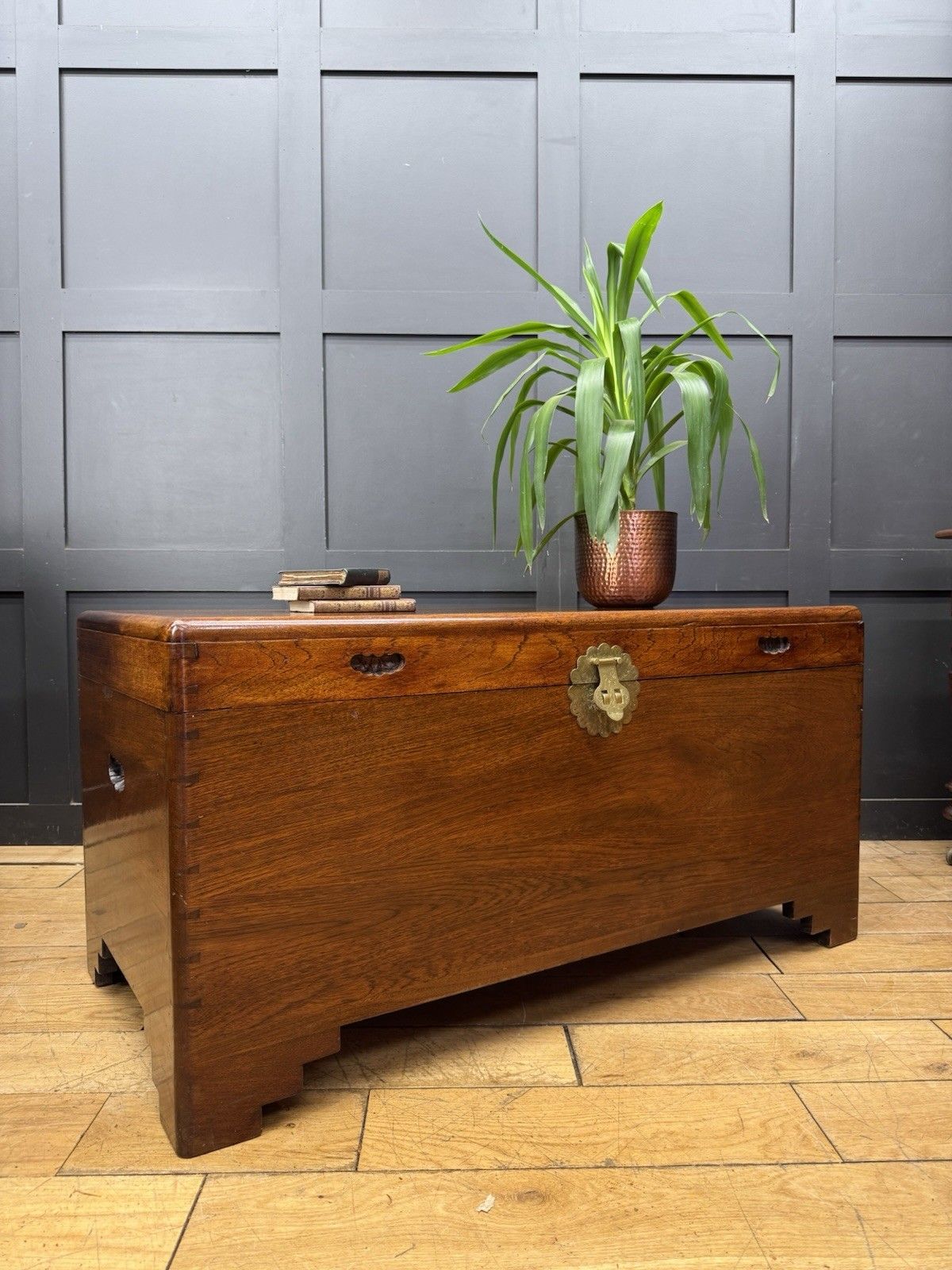Chinese Camphor Wood Blanket Box Trunk Chest Coffee Table Lockable Storage