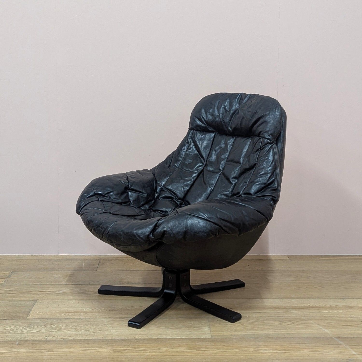 Original Midcentury Danish Leather Swivel Chair By Bramin photo for sale