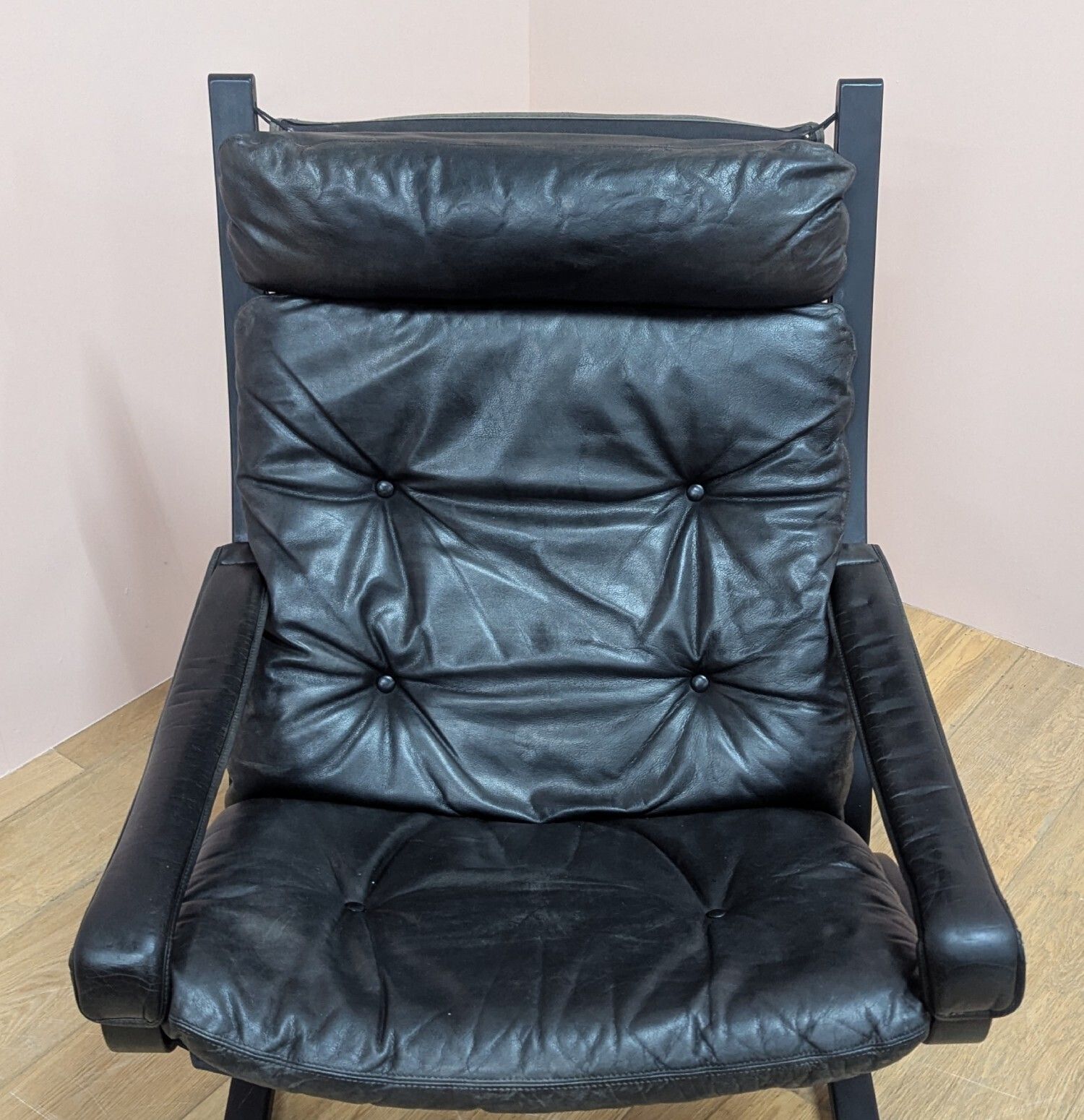 Midcentury 1970s Tall Leather ‘Siesta’ Chair By Westnofa photo vintage
