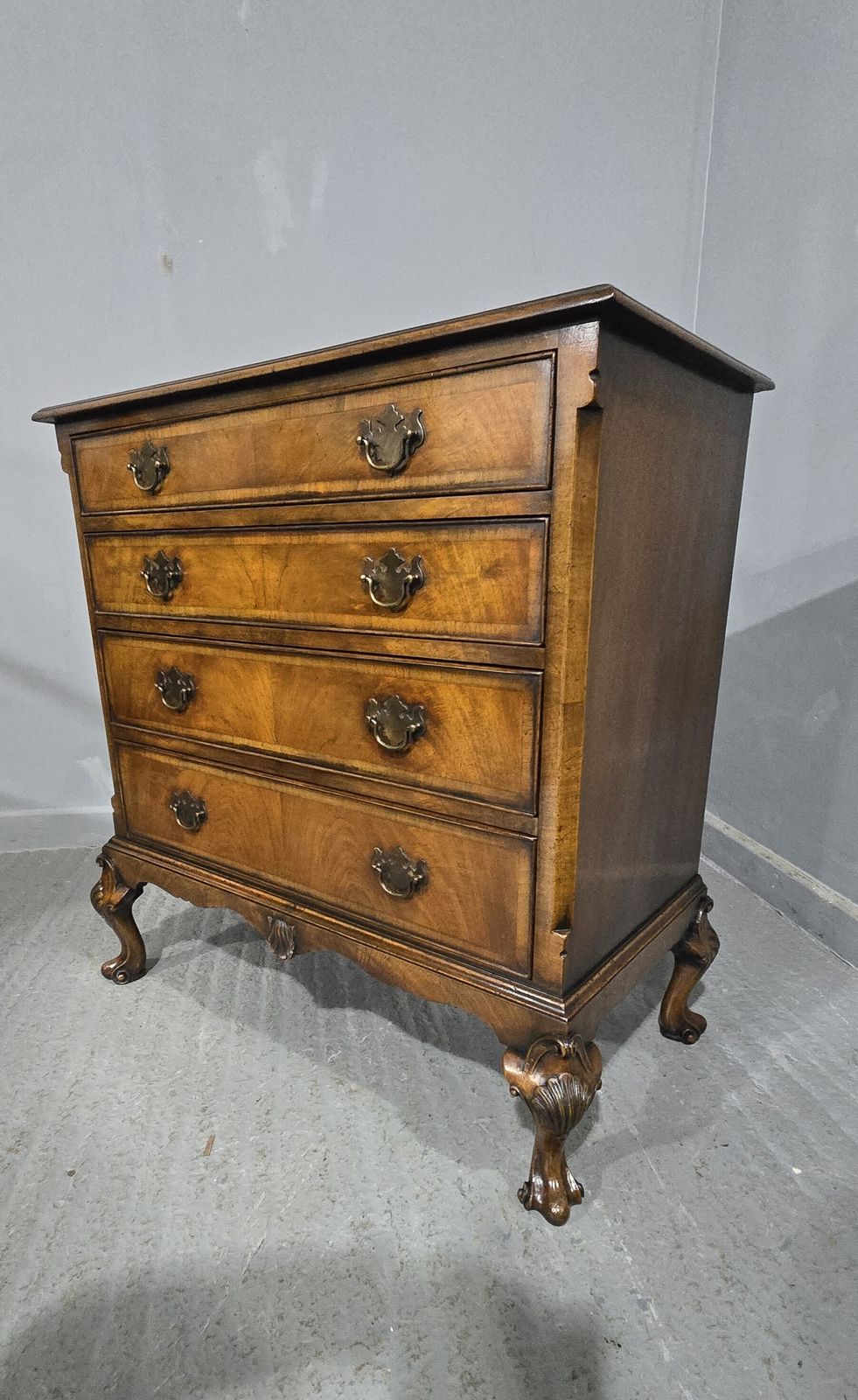 Superb Queen Anne Walnut Chest Of Drawers photo vinterior