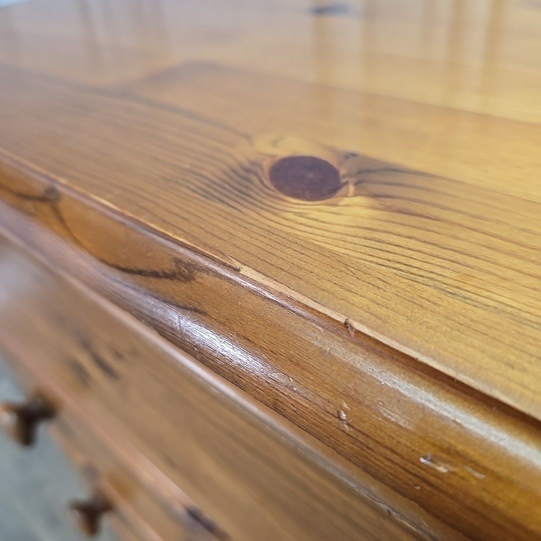 photo vintage Vintage Chest Of Drawers Ducal Victoria Pine 4 Drawer Retro Solid Wood Commode
