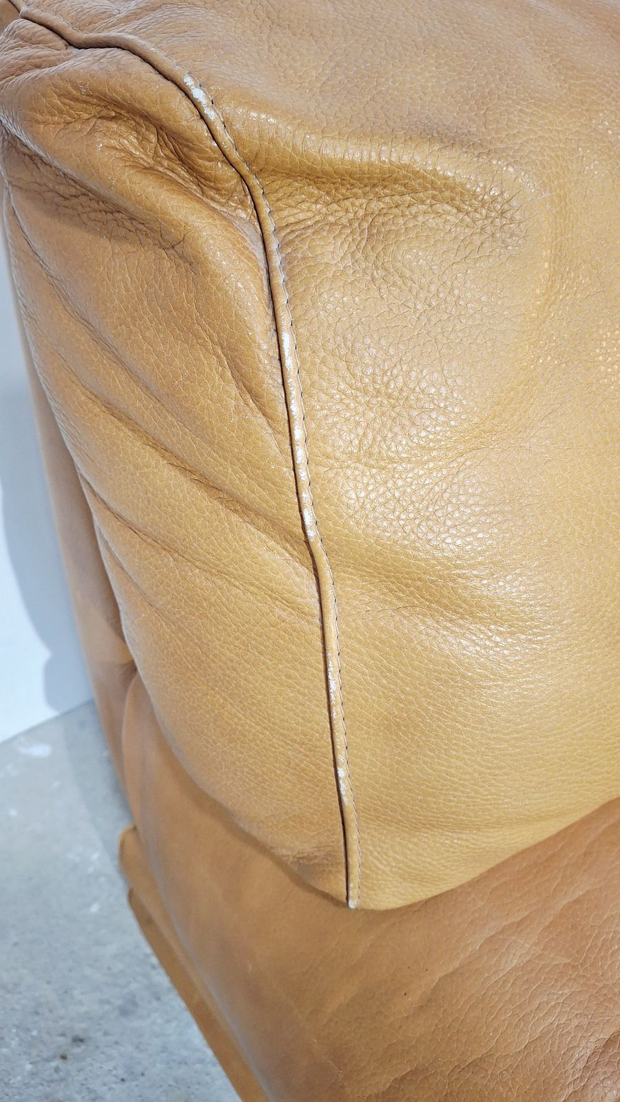 photo vinterior 70s Italian Lounge Leather Chair 1 Of 2