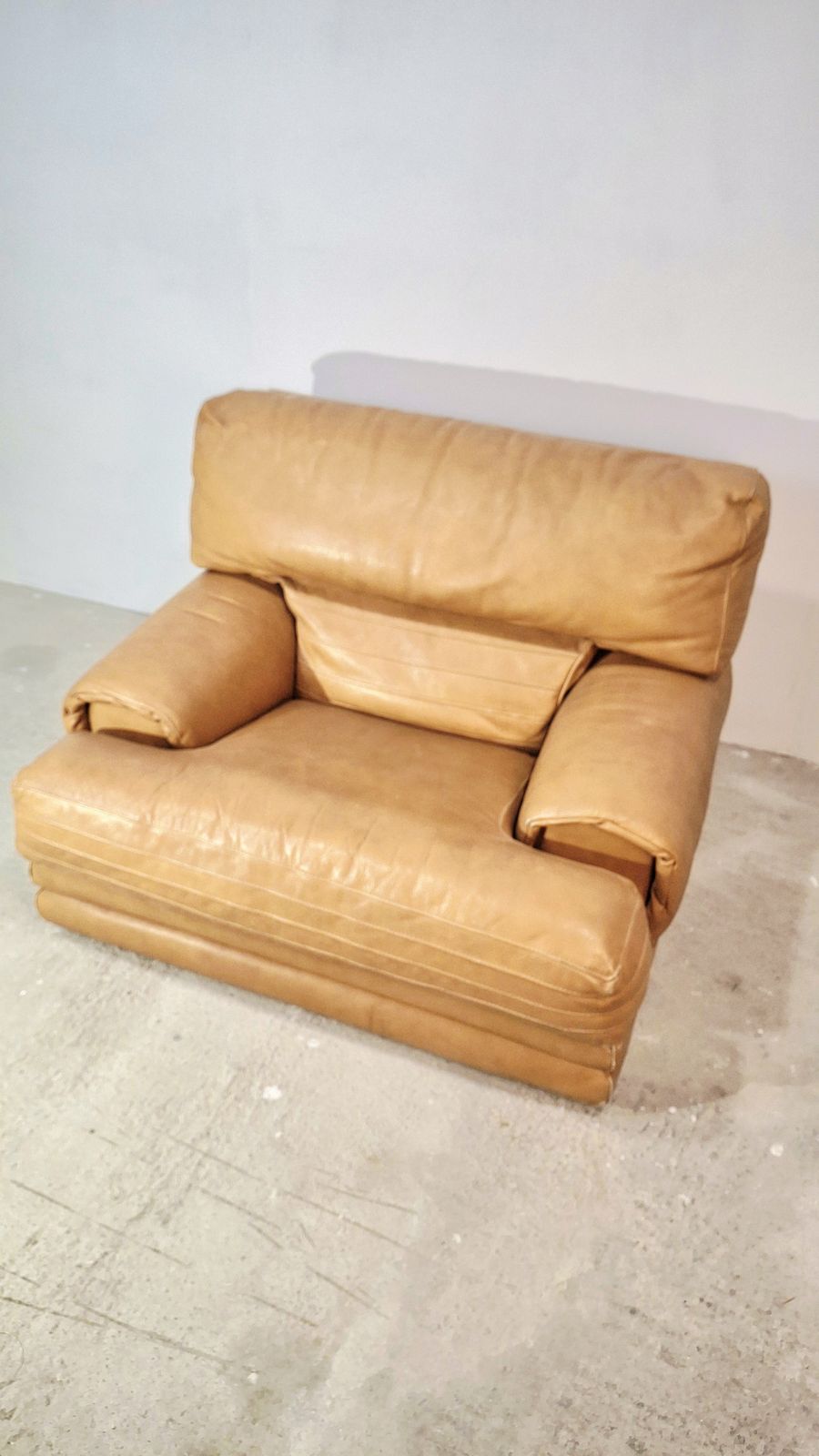 photo buy 70s Italian Lounge Leather Chair 1 Of 2
