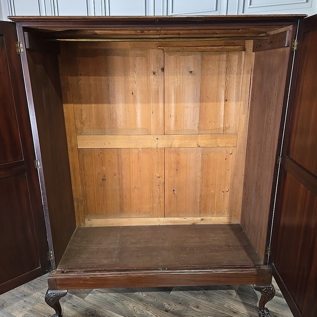 photo vintage Antique Tallboy Wardrobe Vintage Georgian Style Wood Double Gentleman's Cupboard