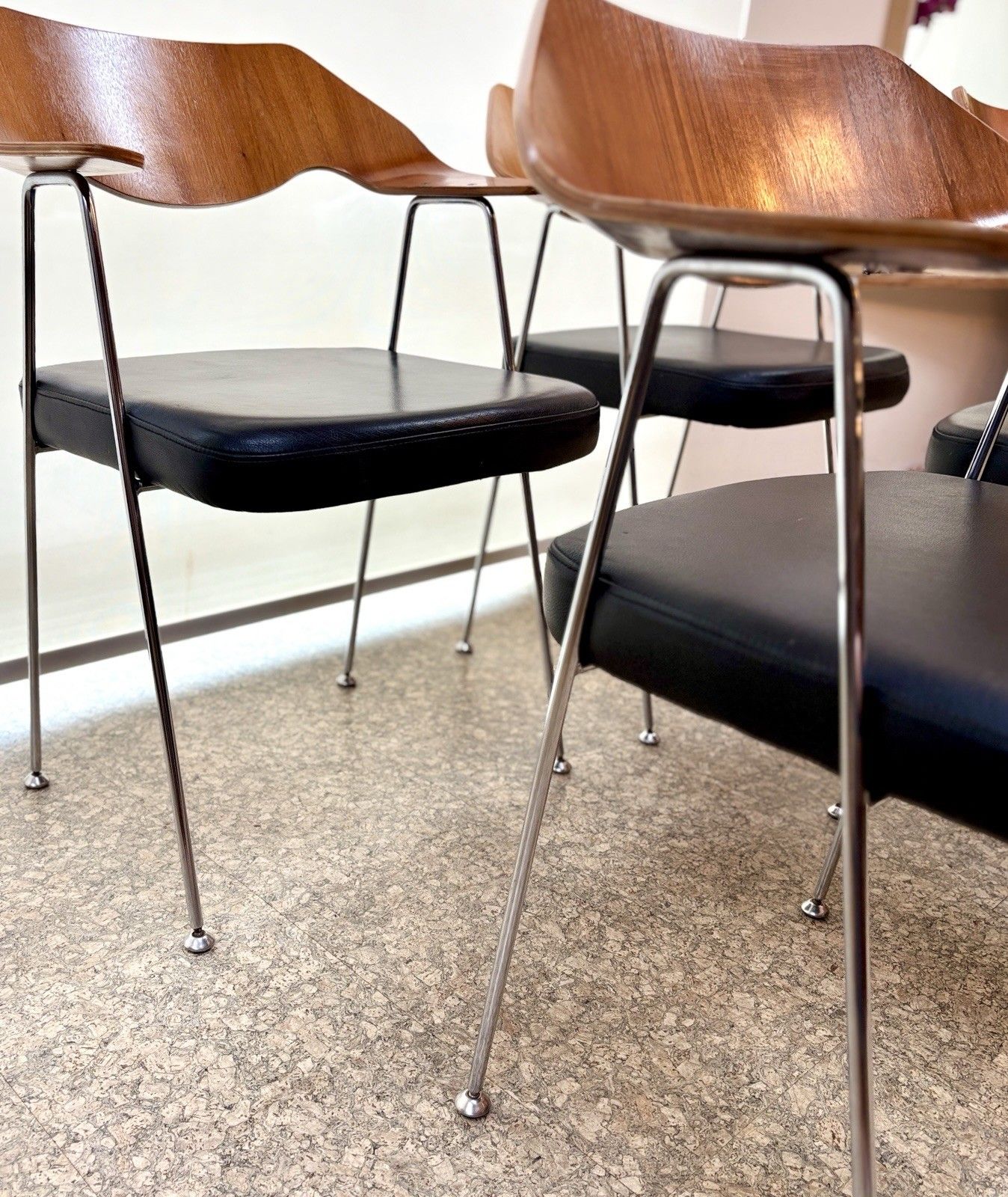 965.0 Mid Century Robin Day For Habitat 675 Chairs X 4 Vintage Retro photo