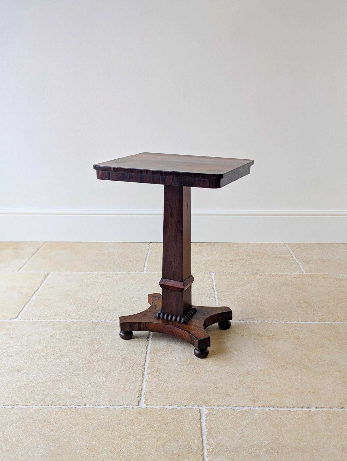 photo vintage Antique Regency Rosewood Pedestal Occasional Table C.1820