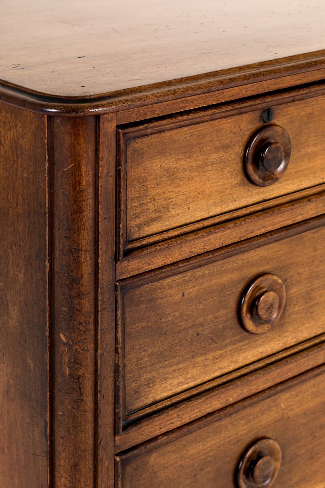 English Mahogany Chest Of Drawers photo vinterior
