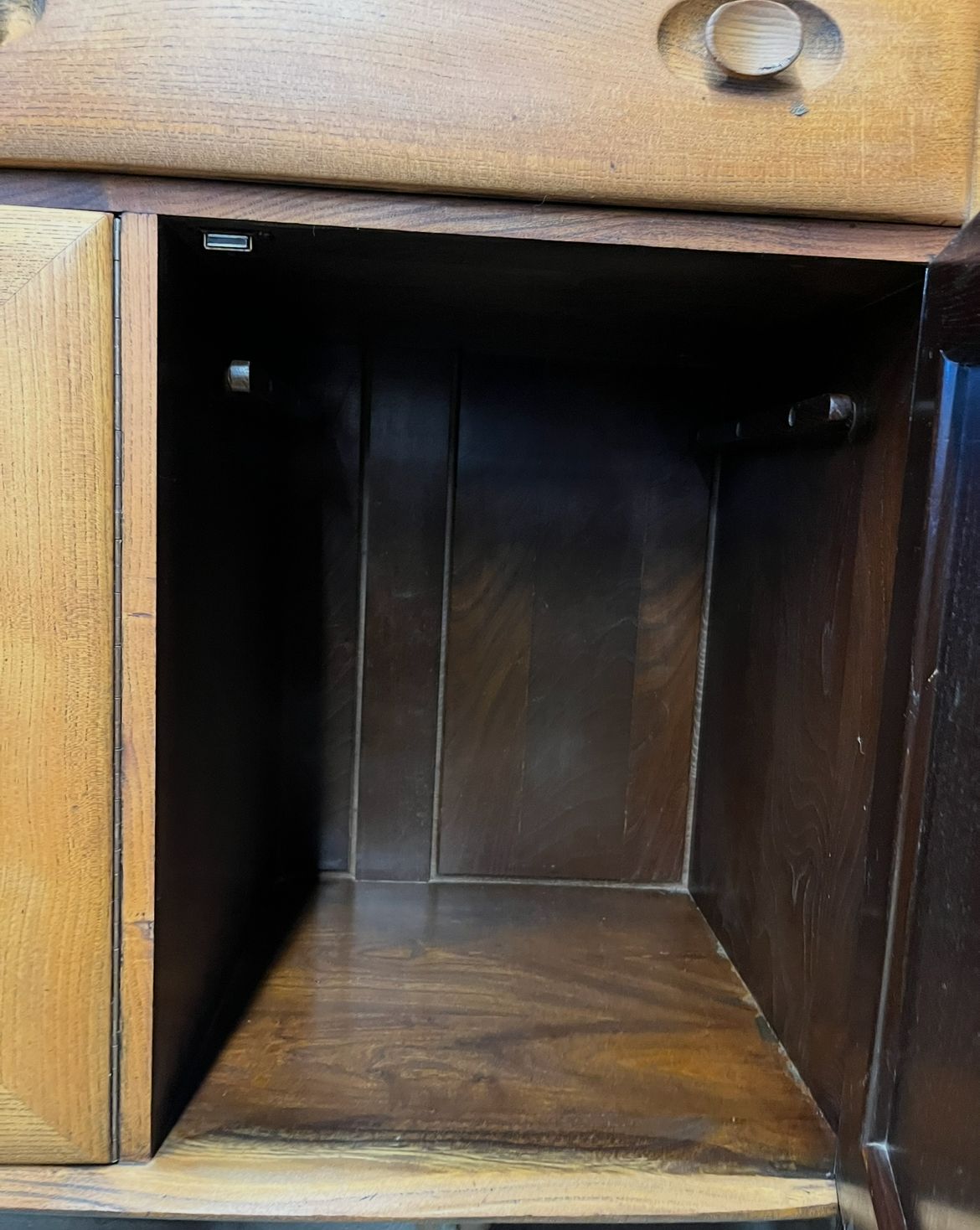 Vintage Ercol Windsor Elm Sideboard   Midcentury Modern Restored photo Furniture