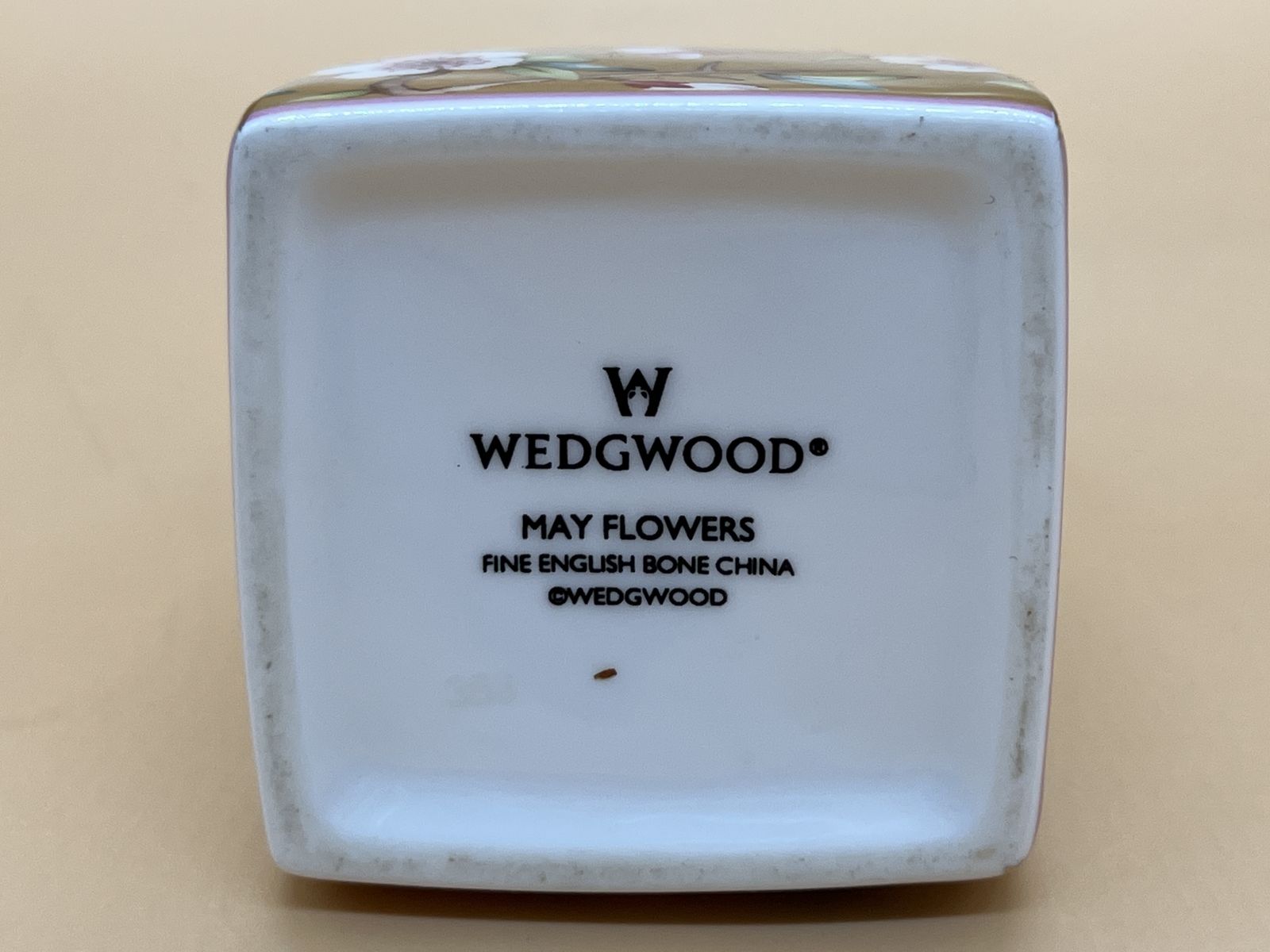 Wedgwood Pottery May Flowers Design Bud Vase. 15cm. photo Home Decor