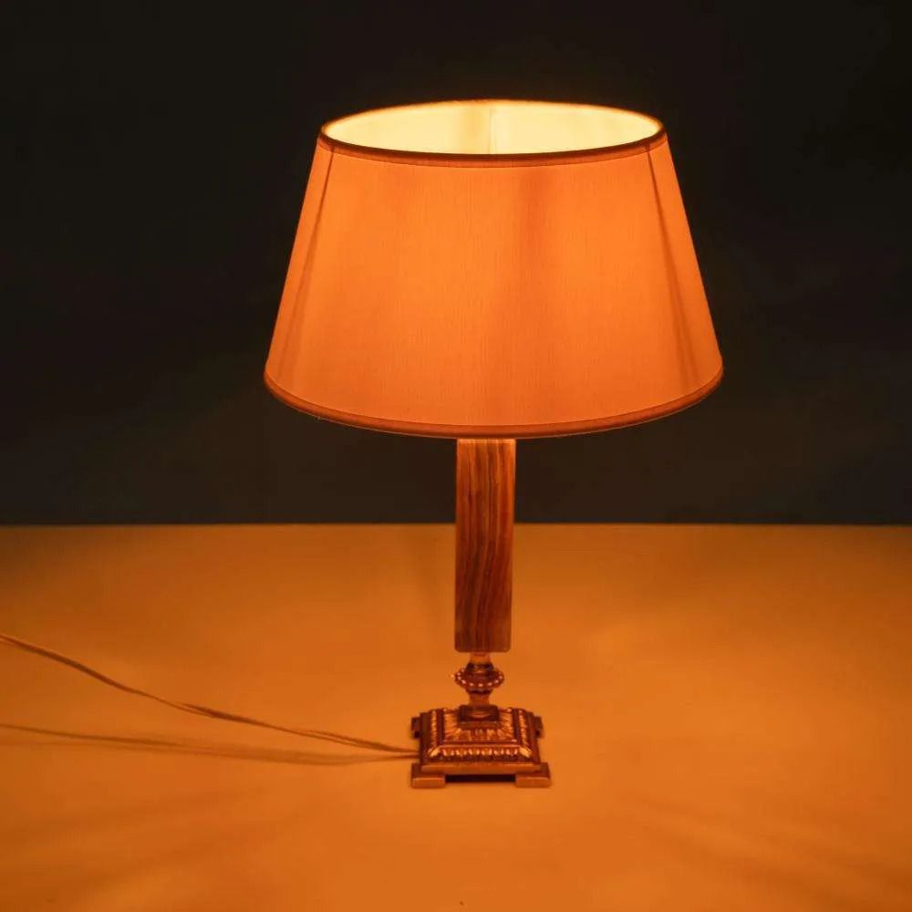 photo furniture Vintage Jaren Zestig Tafellamp, Messing En Natuursteen, Boho Stijl.