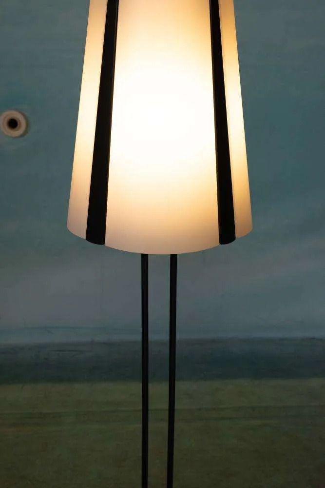 photo vintage Vloerlamp Uit De Jaren 80, Ikea Memphis Stijl Vloerlamp Vistofta Large.