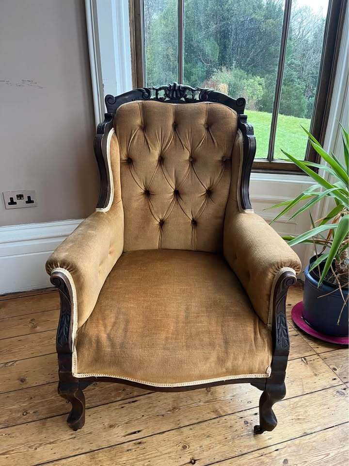 Victorian Three Piece Parlour Suite In Gold Velvet: Chaise Longue, King And Queens Chairs photo vintage