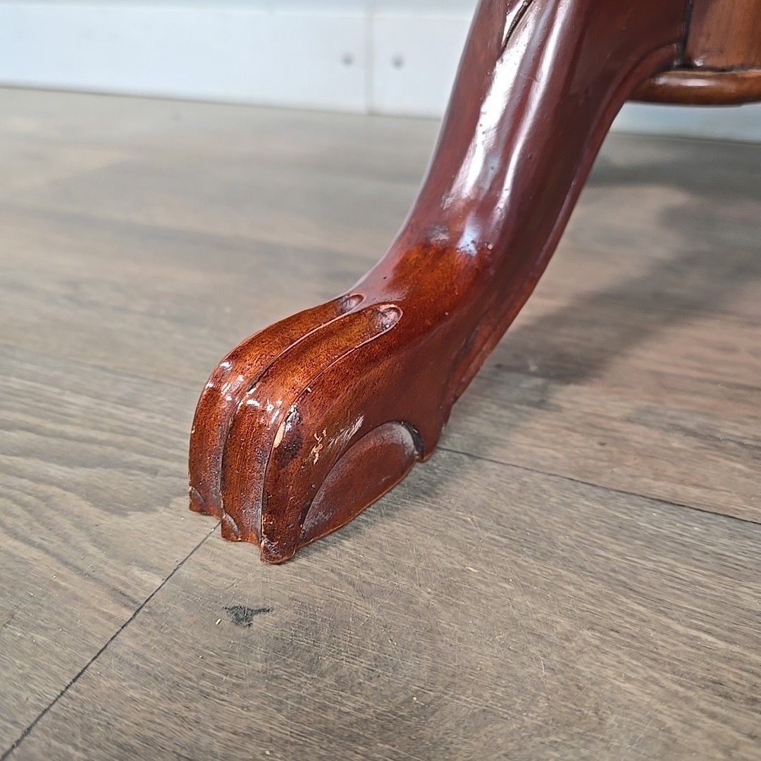 photo vinterior Antique  Coffee Table Victorian Style Mahogany Ball Claw Carved Pedestal Legs