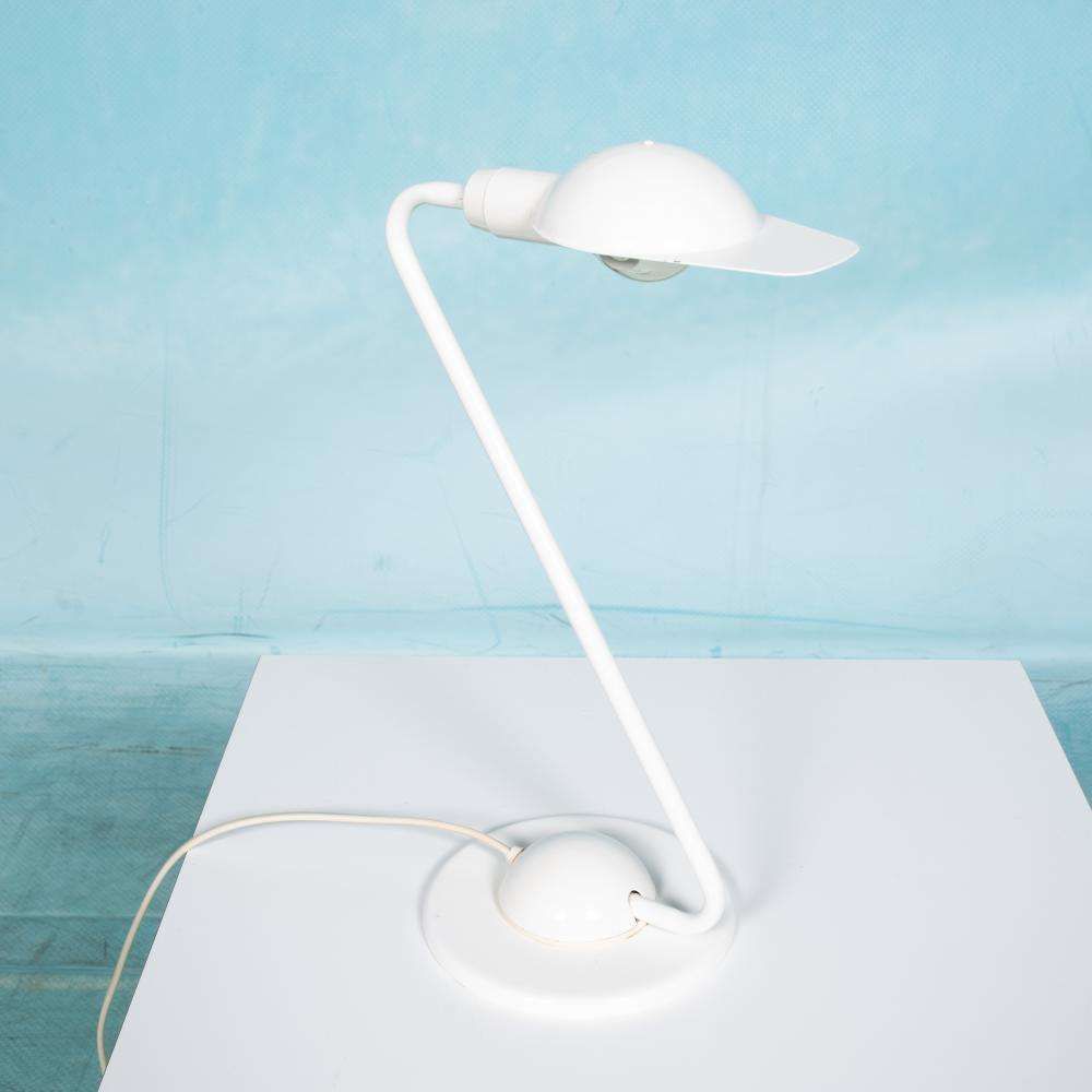 Vintage 'Cap' Bureaulamp Jaren 1980, Memphis Cap Bureaulamp. photo furniture
