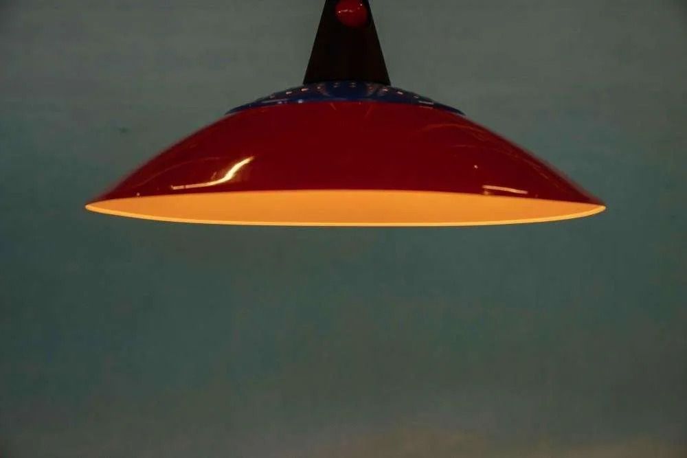 photo vinterior Memphis Style Pendant Lamp 1980s, Children's Room Red Blue Black.