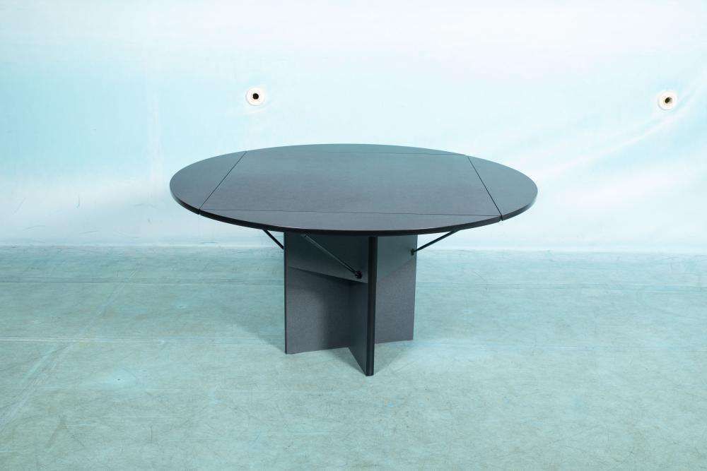 Postmodern Eettafel Hennie De Jong, Minimalistische Eettafel. photo Meubels