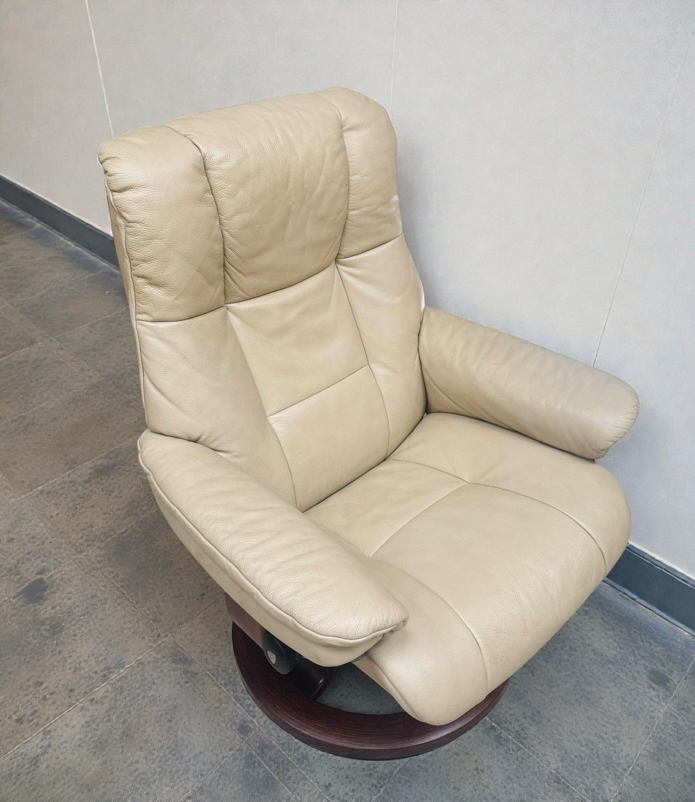 photo for sale Ekorness Stressless Reclining Armchair  Mayfair Range Super Quality
