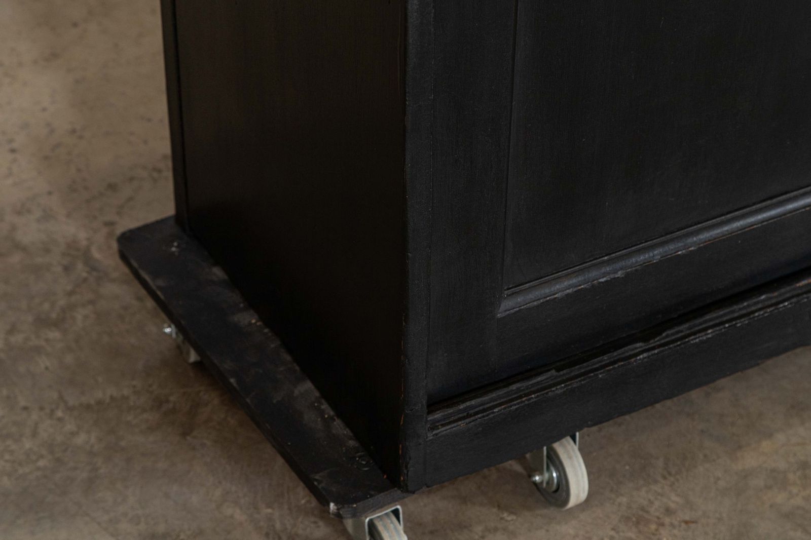 photo vintage Large 19thc English Ebonised Mahogany Shop Counter / Dresser Base