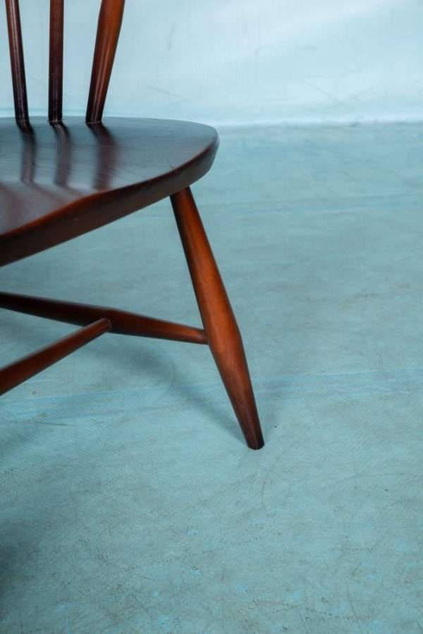 photo vinterior Ercol Fireside Chair Model 472 Jaren 1960 Beukenhout