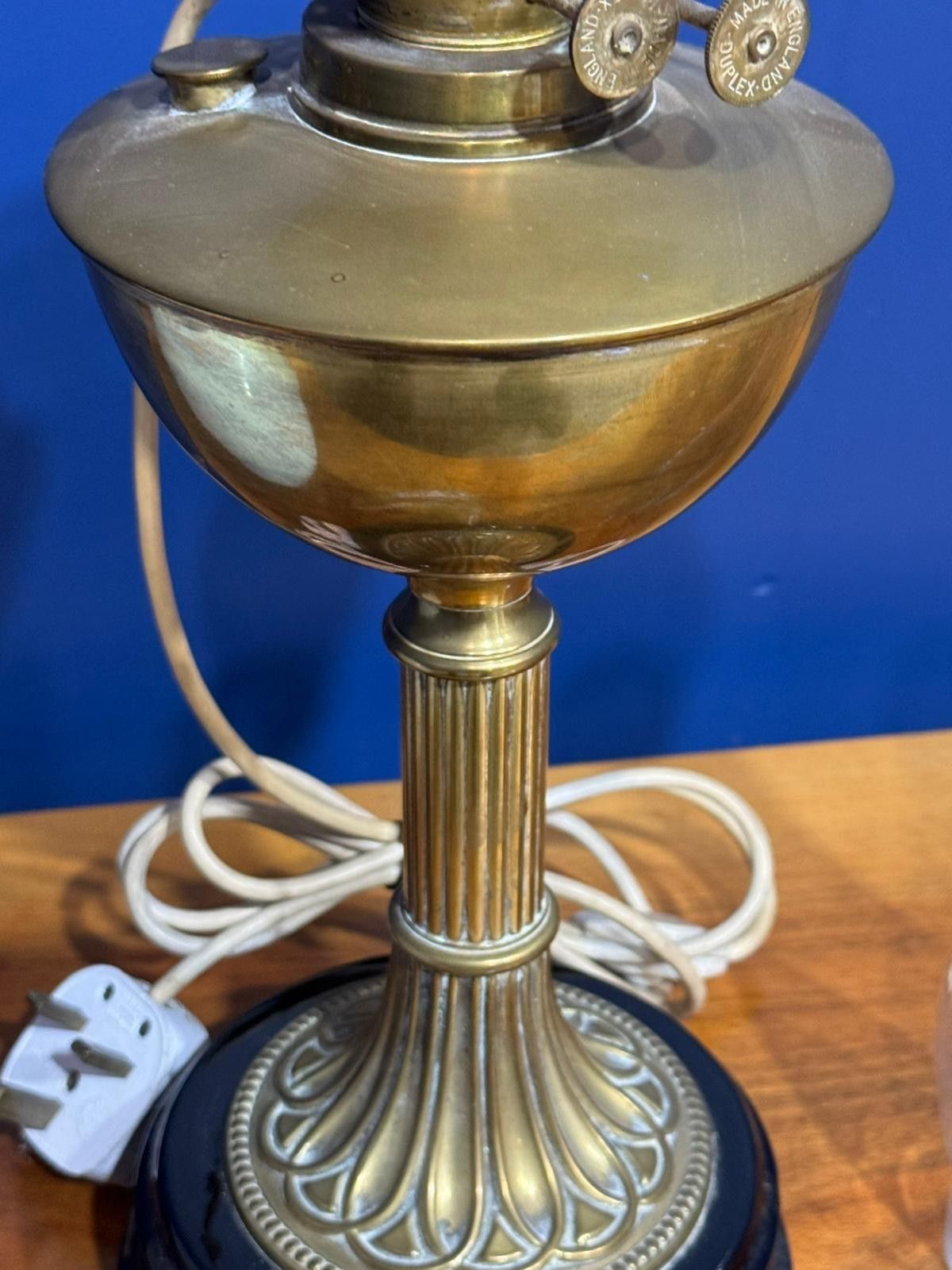 Victorian Brass Oil Lamp Light Antique Glass Shade Electric Round White photo vintage