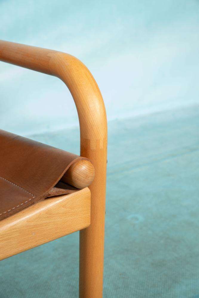 1393.0 Deense Safari Fauteuil Beukenhout Leer Jaren 1970 photo