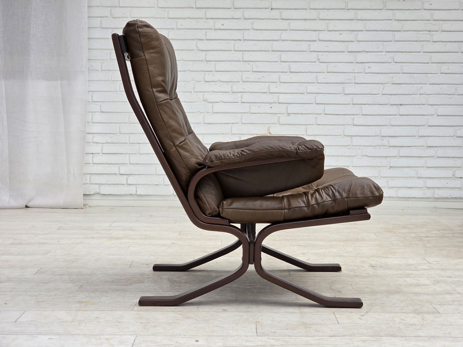 photo furniture 1970s, Scandinavian Design, Armchair In Brown Furniture Leather.