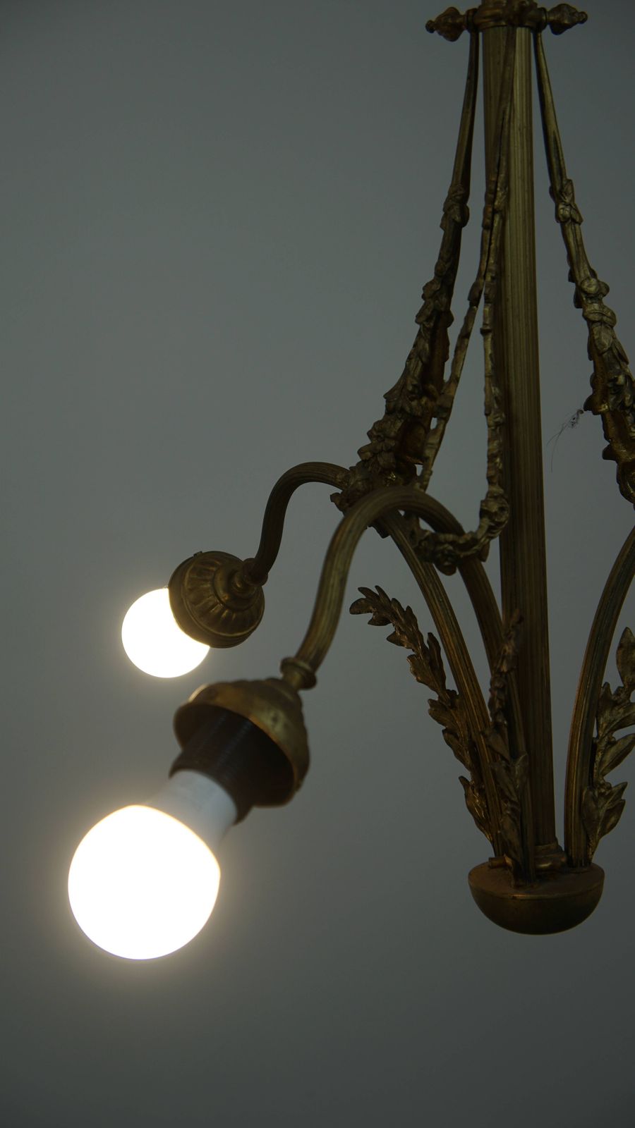 Antique Pendant Lamp With Gold Colored And Ornate Details And 3 Sockets photo buy