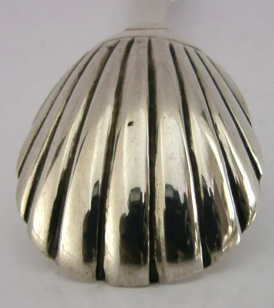 Cuillère à thé victorienne en argent massif sterling, bol en coquille Saint-Jacques, 1849 photo Décoration