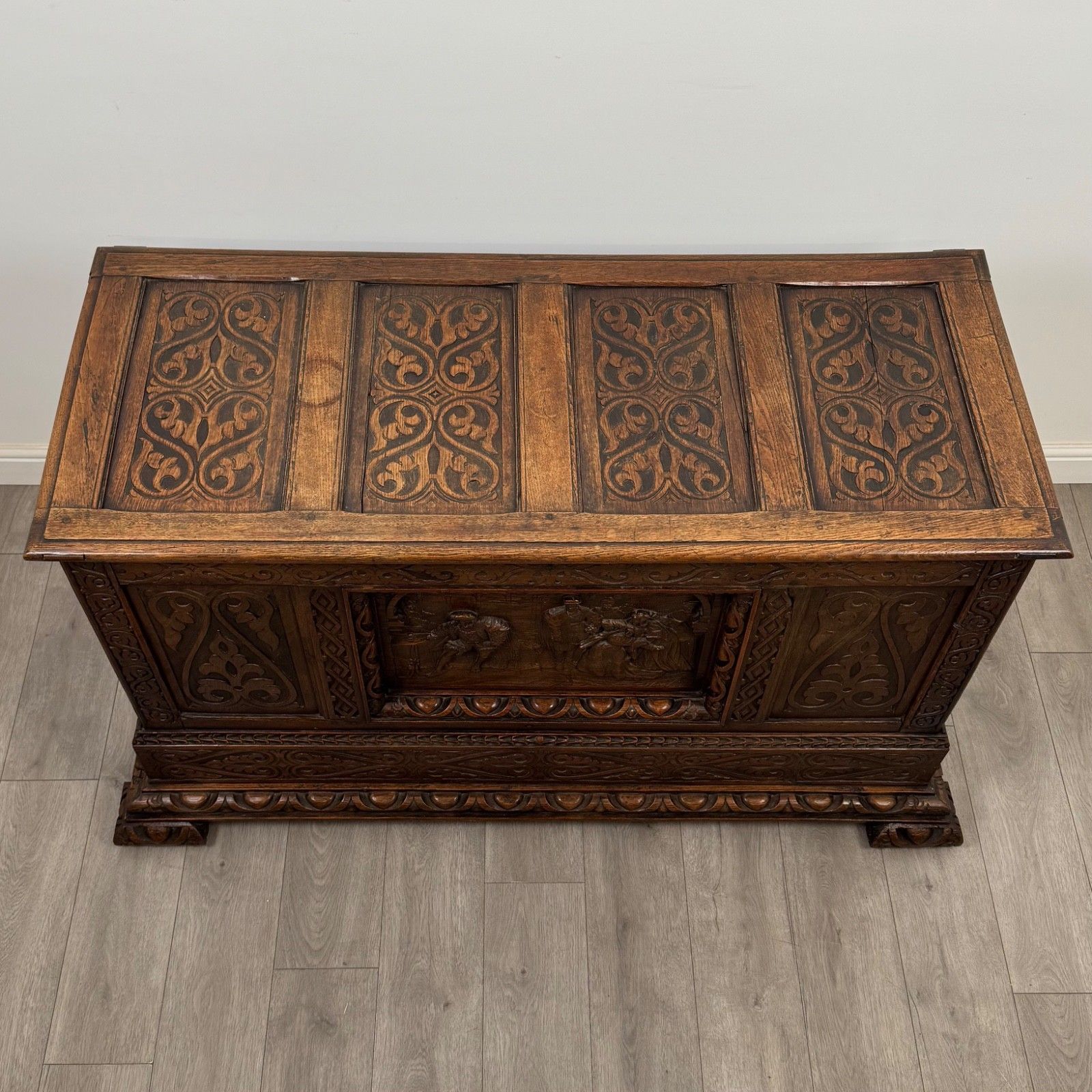 photo furniture Antique 18th Century Heavily Carved Oak Georgian Coffer ( Af 5613 )
