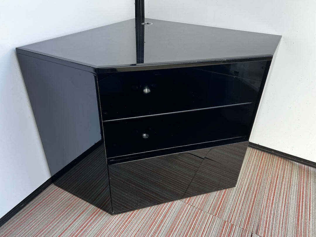Bespoke Black Lacquered Corner Tv Unit Designed By R.B And Manufactured By Reflex (Italy) photo 450.0