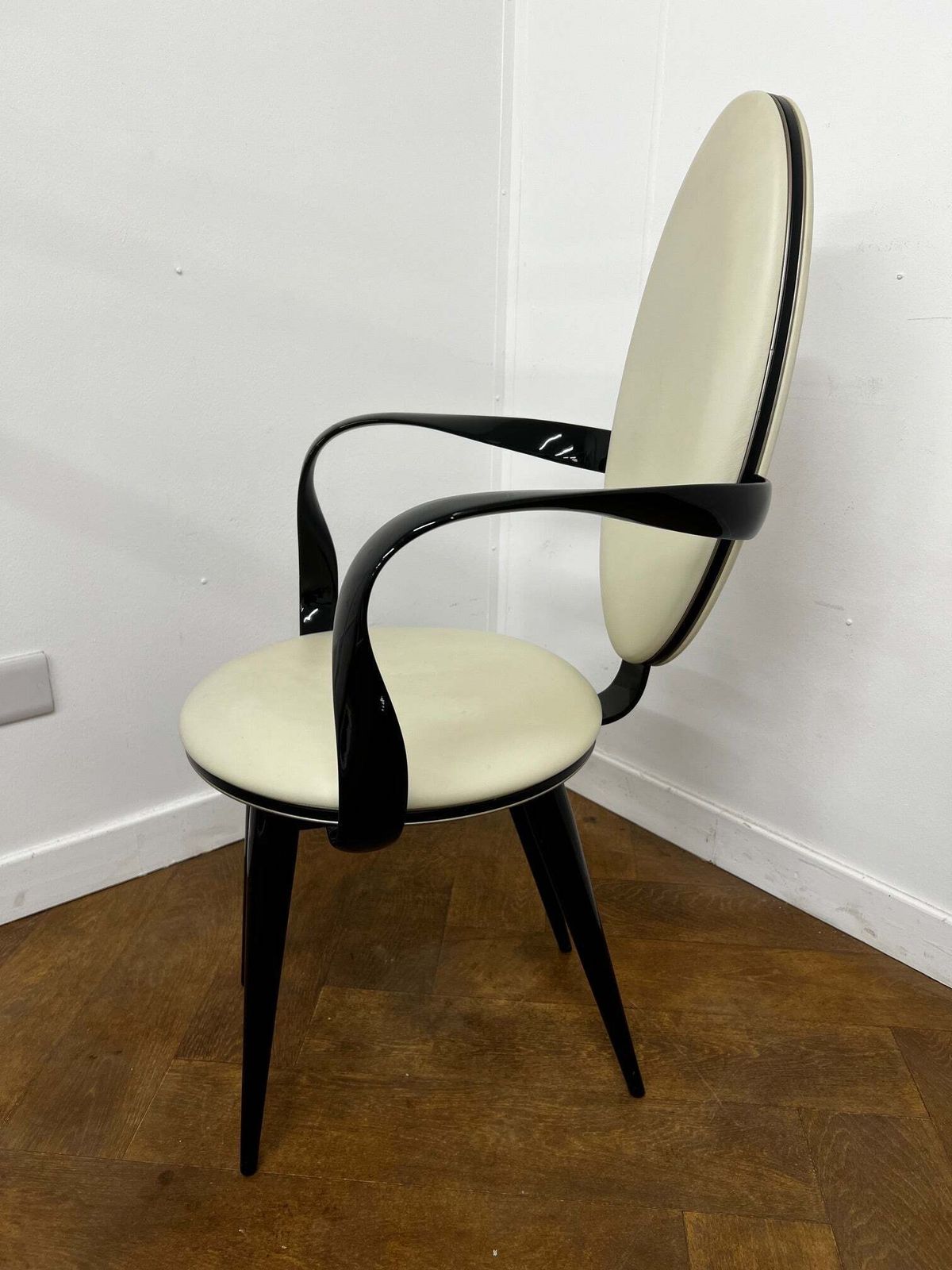 Designer Italian Reflex Bastide Cream Leather Chair Designed By Andree Putman (3 X Available) photo 450.0