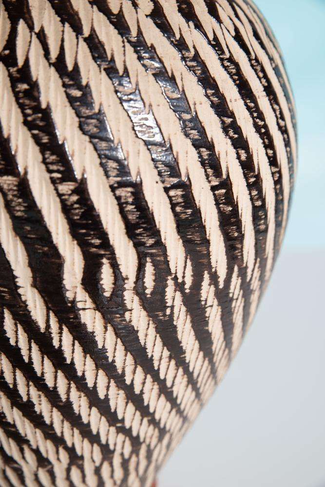 photo for sale Vintage Wekara Sgraffito Vaas, Minimalistische Keramische Vaas