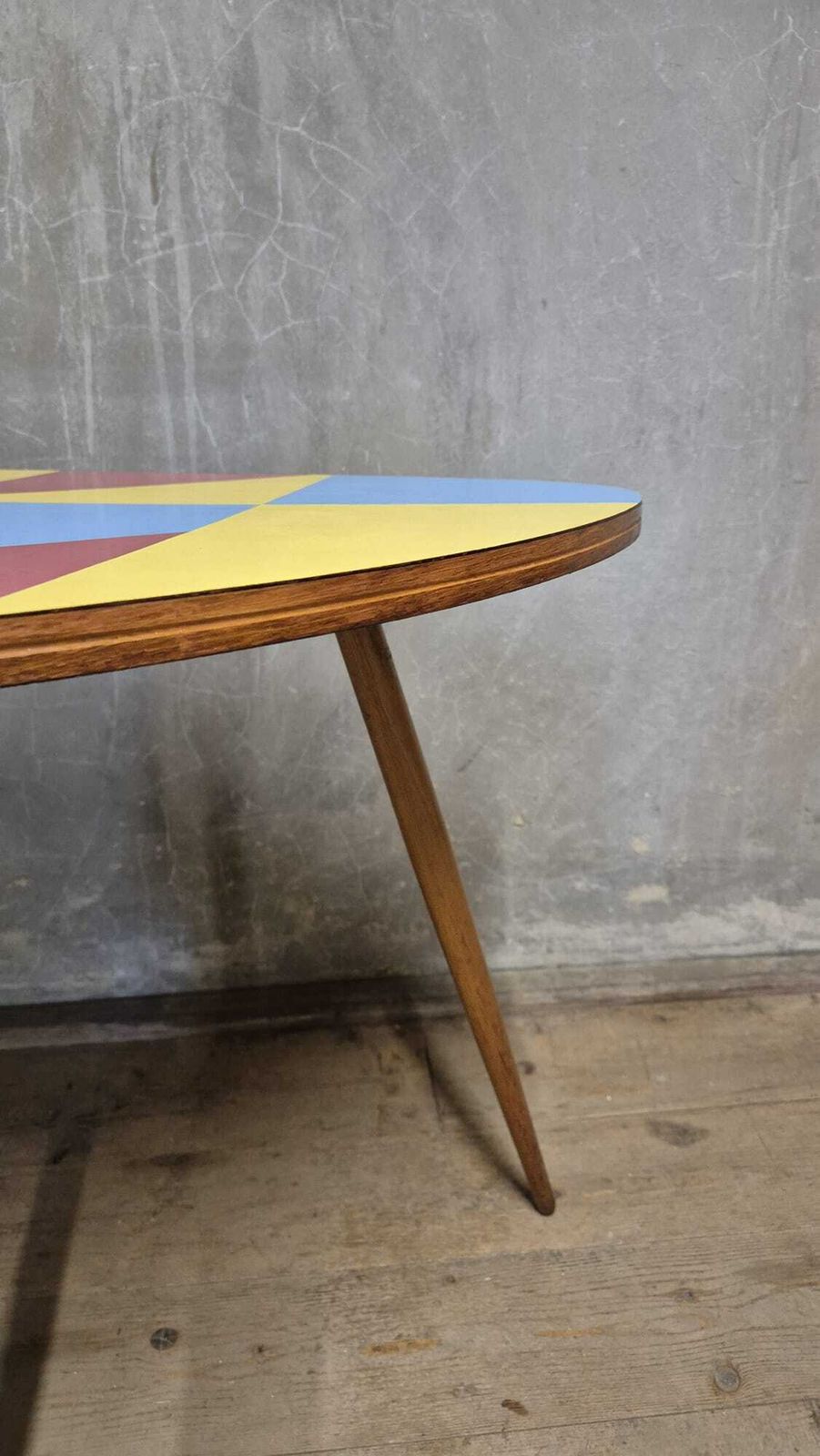 Tsjechoslowaakse Salontafel In Brussels Stijl Van Eiken En Gekleurd Umakart Laminaat, Ca. Jaren 1950. photo 548.0