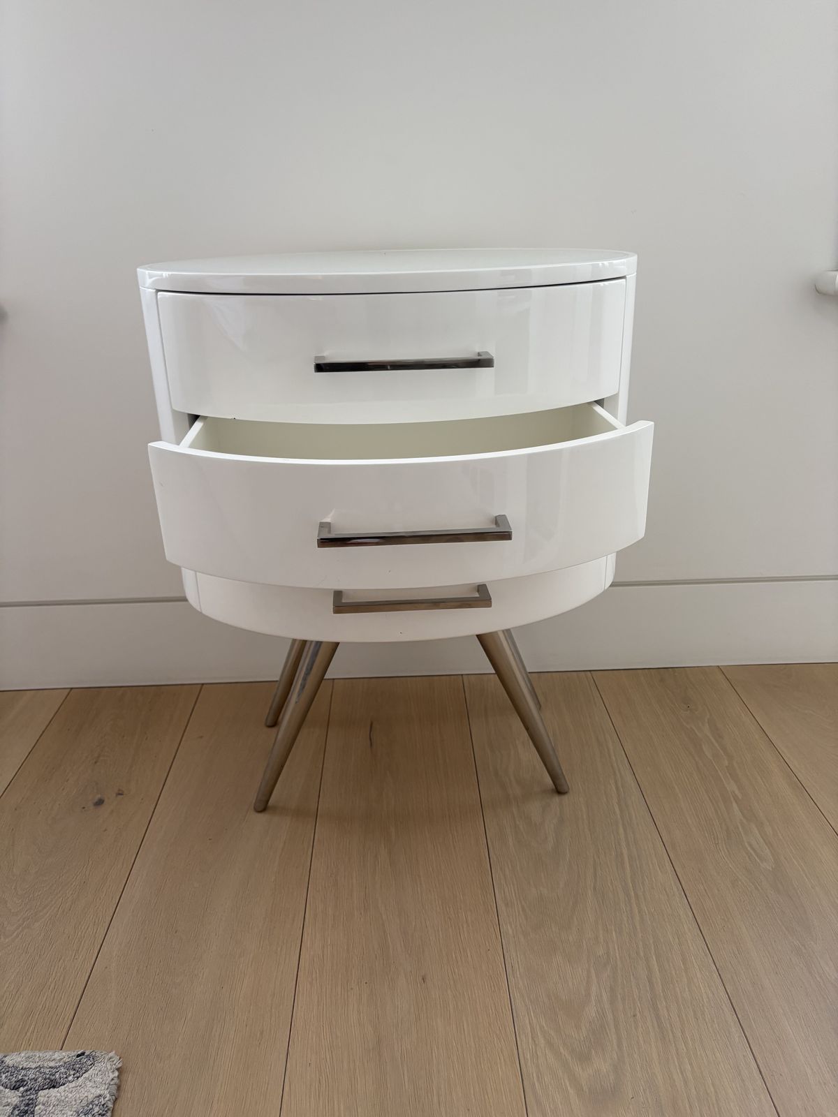 Pair Of Kelly Hoppen Diaz Nightstands / Bedside Tables – High Gloss White photo for sale