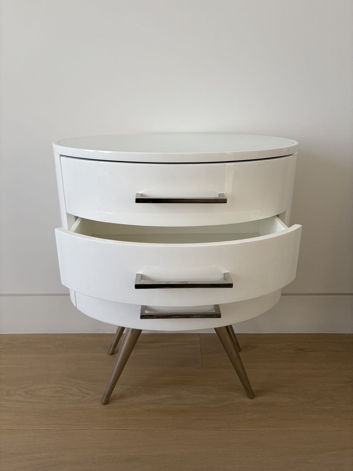 Pair Of Kelly Hoppen Diaz Nightstands / Bedside Tables – High Gloss White photo buy