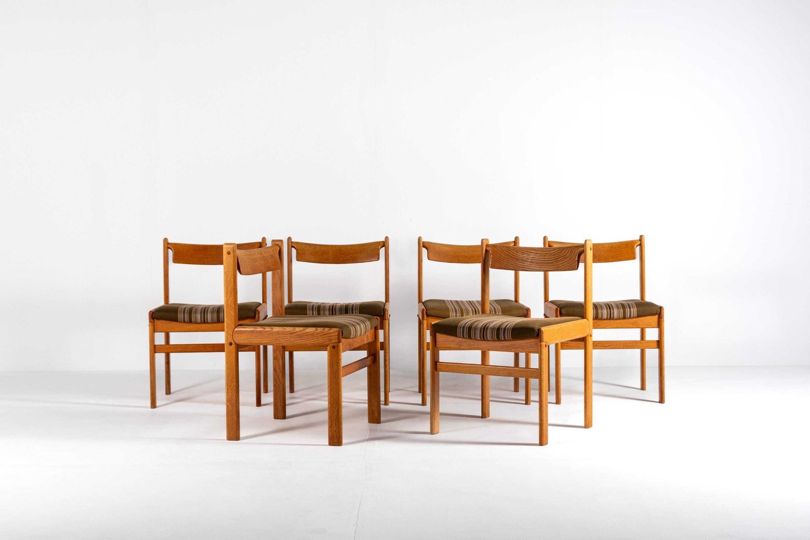 Set Of 6 Oak Dining Chairs By H.W. Klein For Bramin, Denmark, 1960s photo Furniture