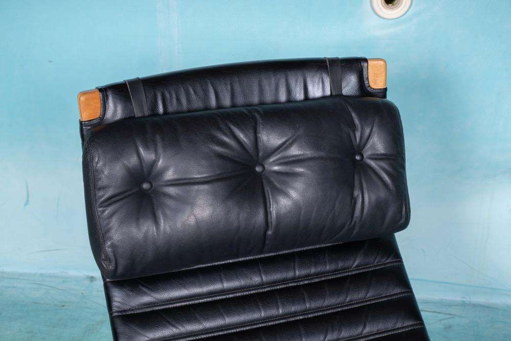 Design Lounge Fauteuil & Ottoman 70s Bruno Mathsson Pernilla photo Meubels
