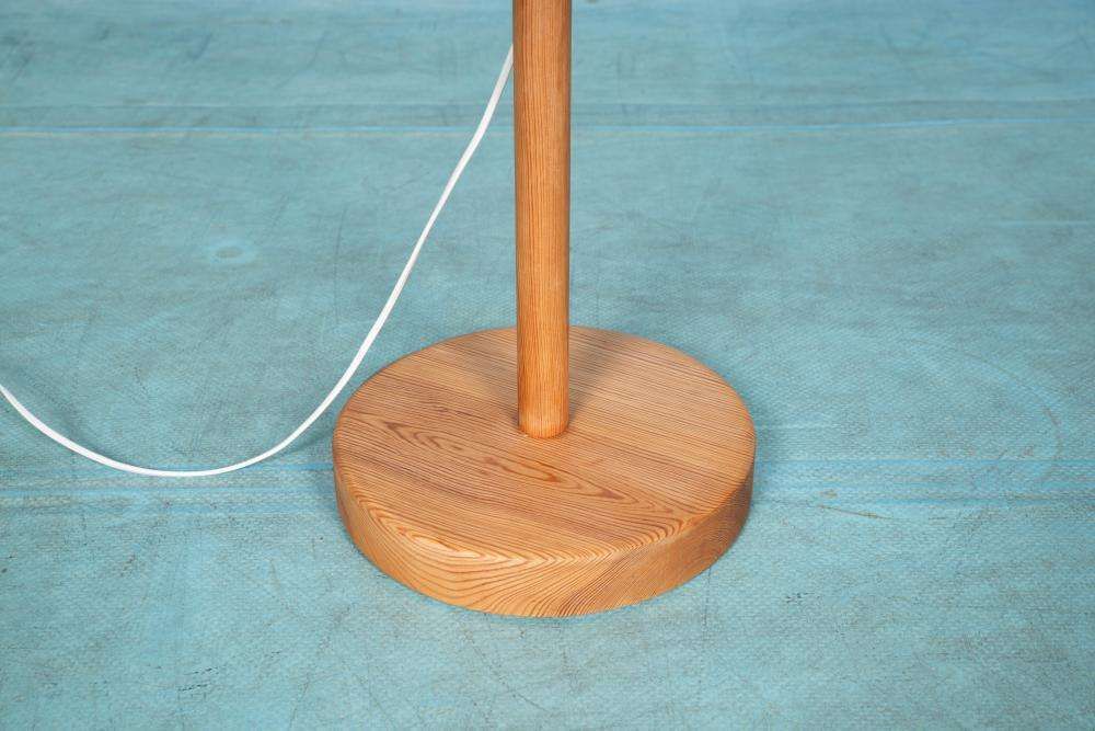 Minimalistische Carl Malmsten Vloerlamp – Grenen Vloerlamp, Zweden photo vintage
