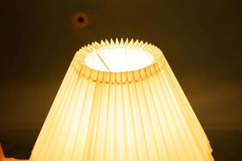 photo vinterior Minimalistische Carl Malmsten Vloerlamp – Grenen Vloerlamp, Zweden