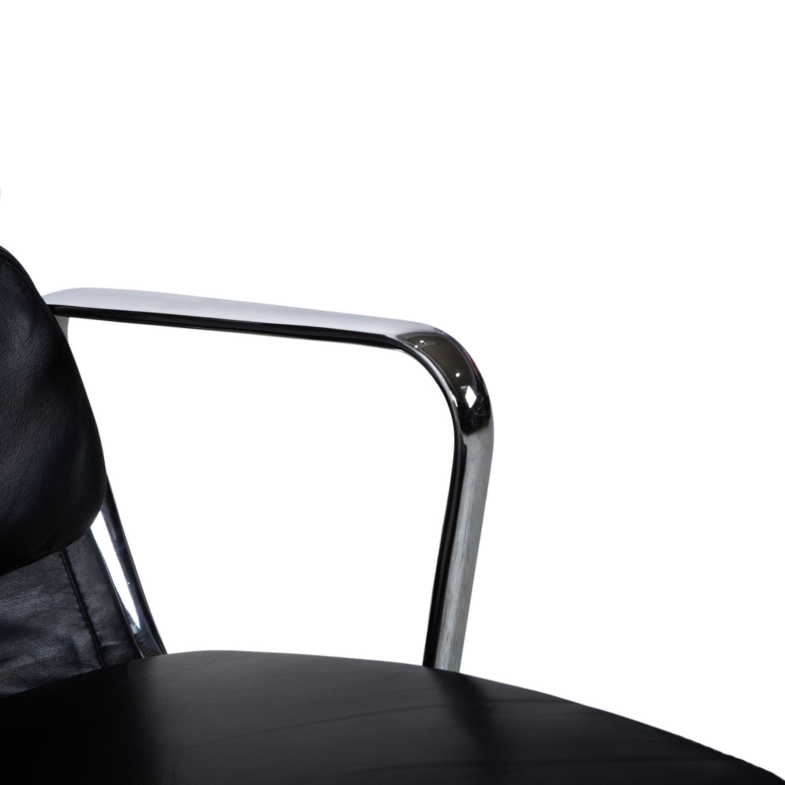 Fauteuil Vitra EA 222 en cuir noir, fonction manuelle photo Mobilier