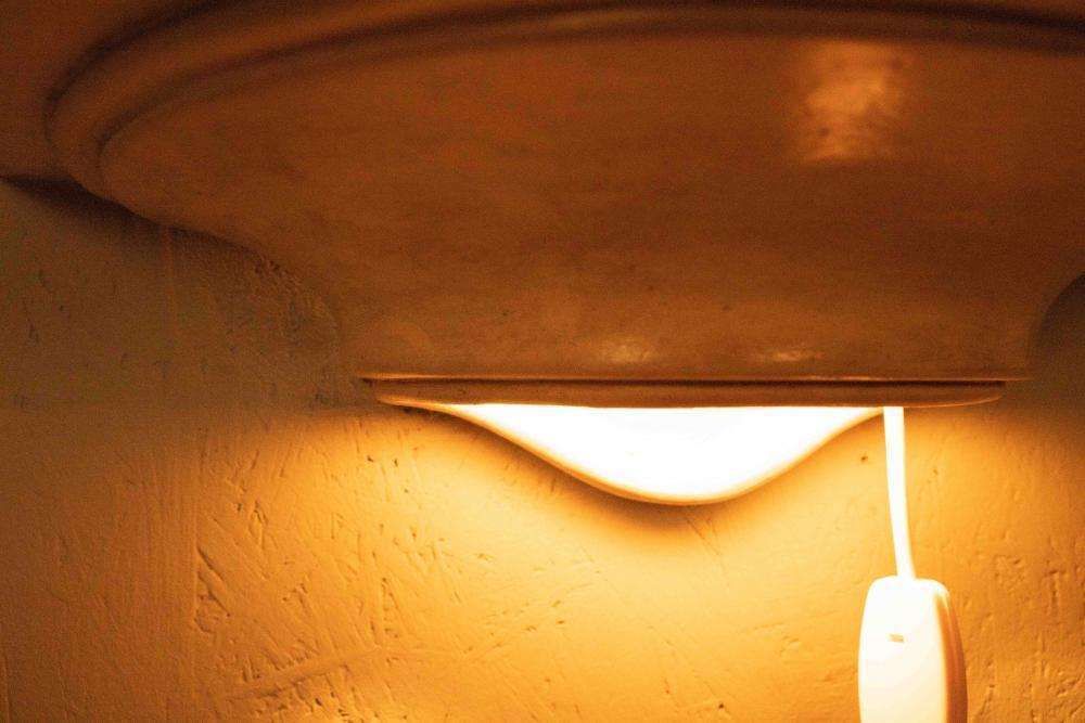photo vinterior Boheemse Wandlamp Jaren 1970, Japandi Wandlamp Op/Neer Licht