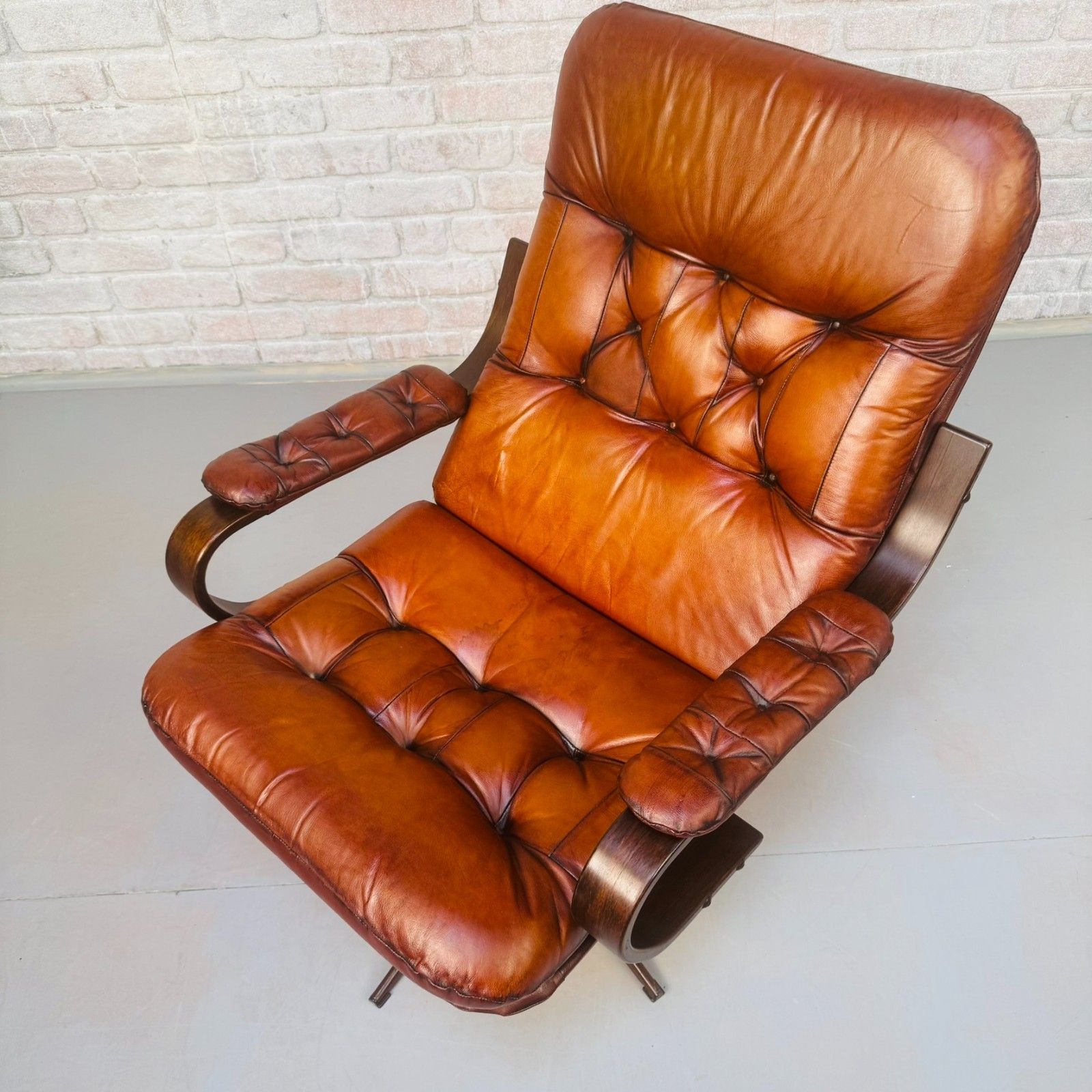 Vintage Danish Hand Dyed Tan Leather Swivel Chair – Neat Proportions photo 655.0