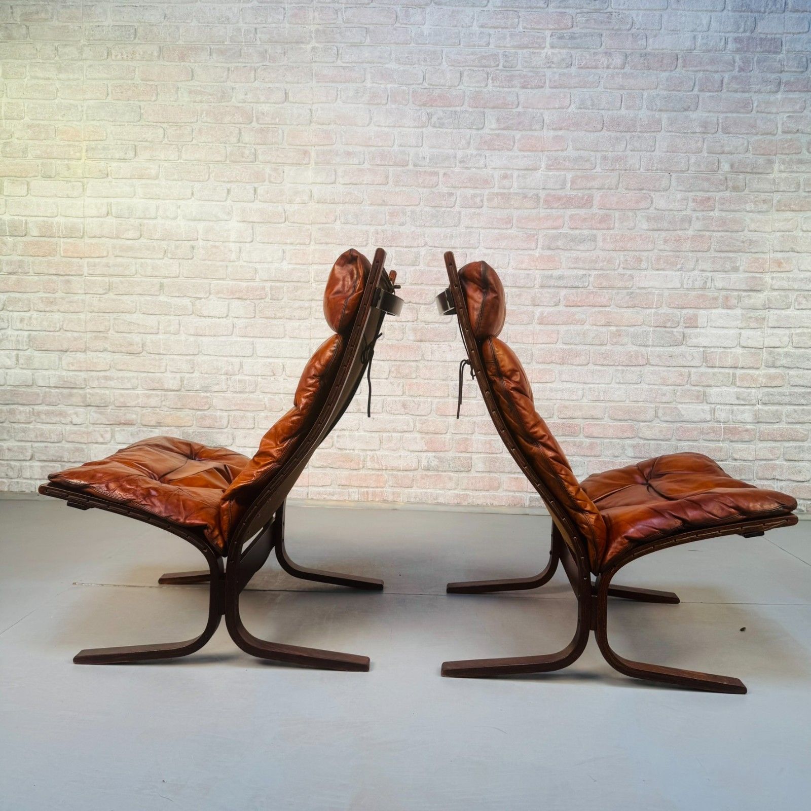 photo furniture Pair Of 1970s Westnofa Siesta High Back Lounge Chairs By Ingmar Relling