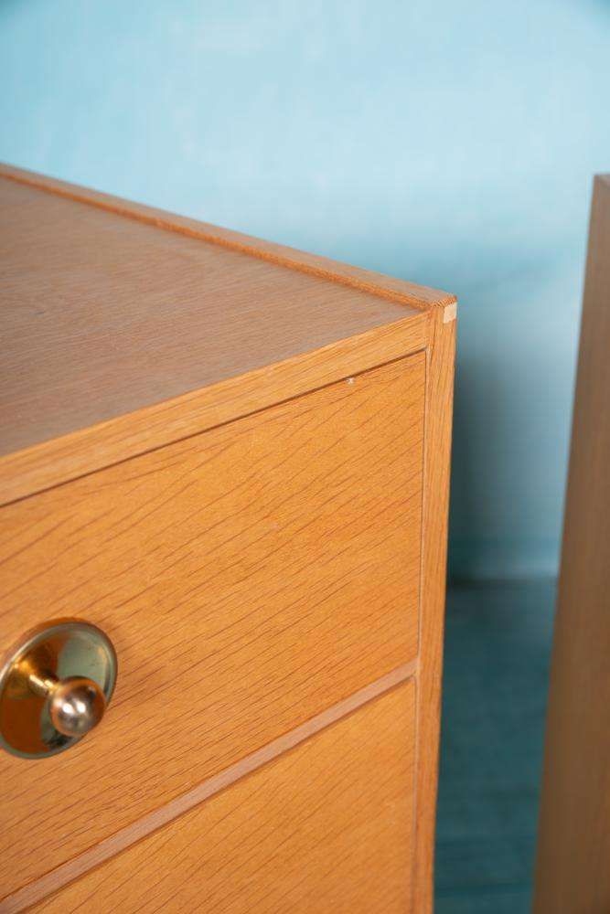 Meubels Minimalistische Scandinavische Ladekast In Blond Eiken, Mid Century Modern photo