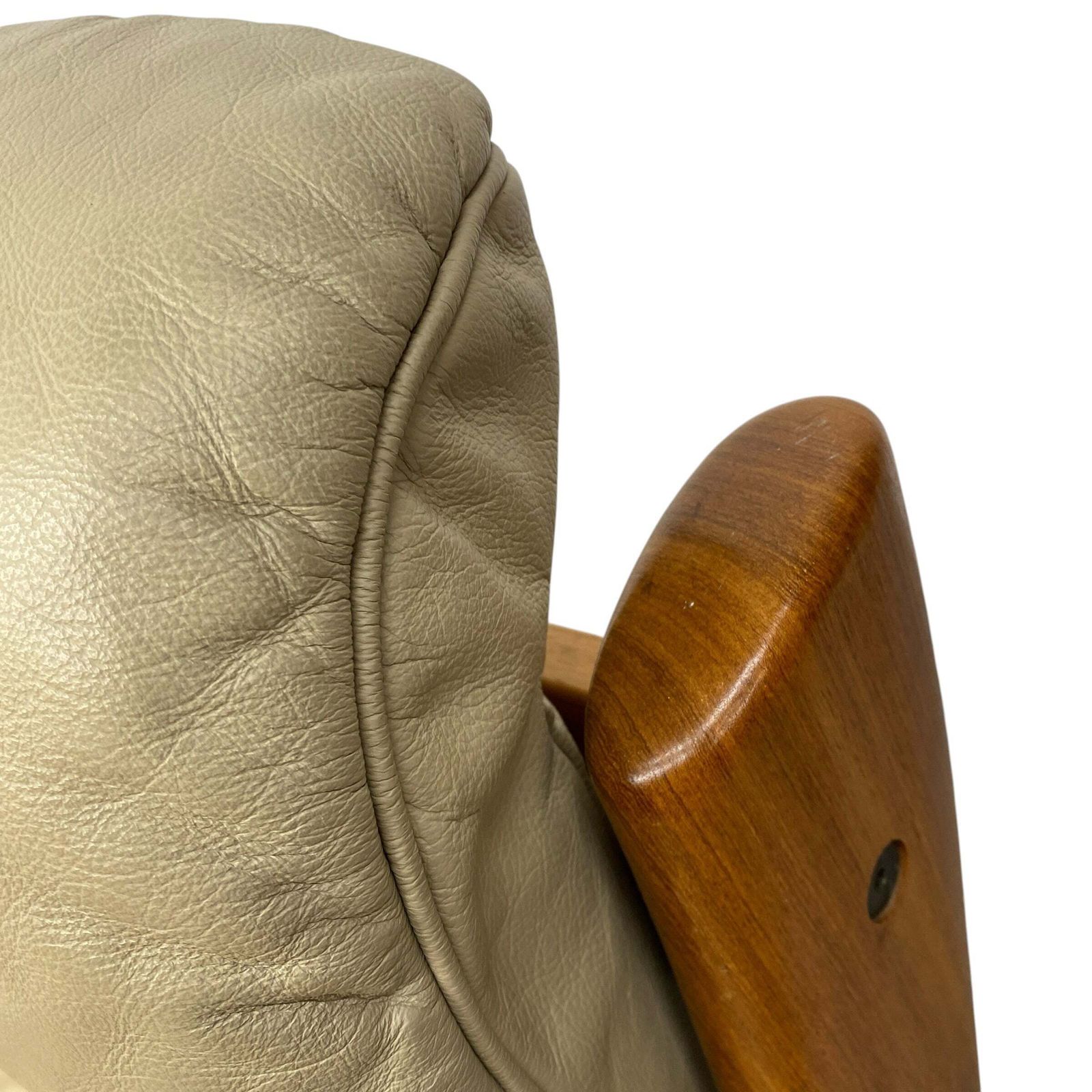 865.0 Ekornes 'Montana' Armchair Ottoman Norwegian photo